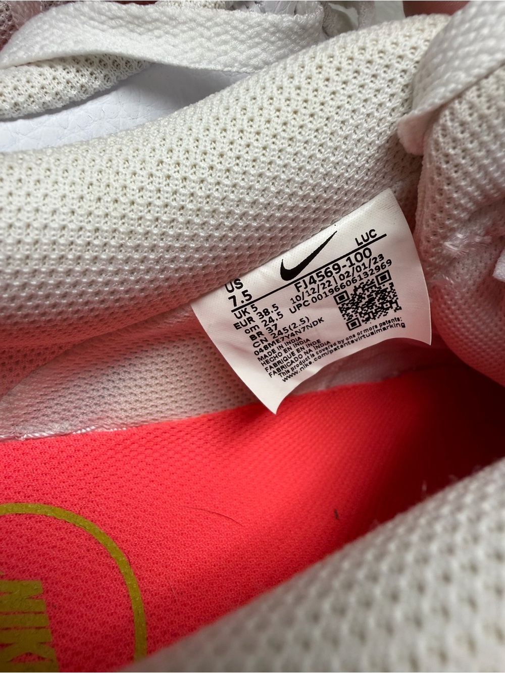 Nike Women's White Low-Top Sneakers with Pink Stitching and Lime Heel - Picture 2 of 12